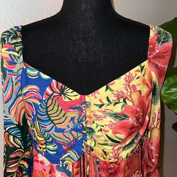 FARM Rio Women’s Tropical Square Neckline Puff Sleeve Pullover Blouse Medium - Picture 3 of 16